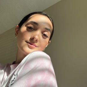 Meet your Posher, Kashmala